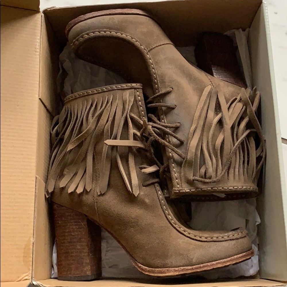 Frye Parker Fringe Boot - Picture 4 of 8